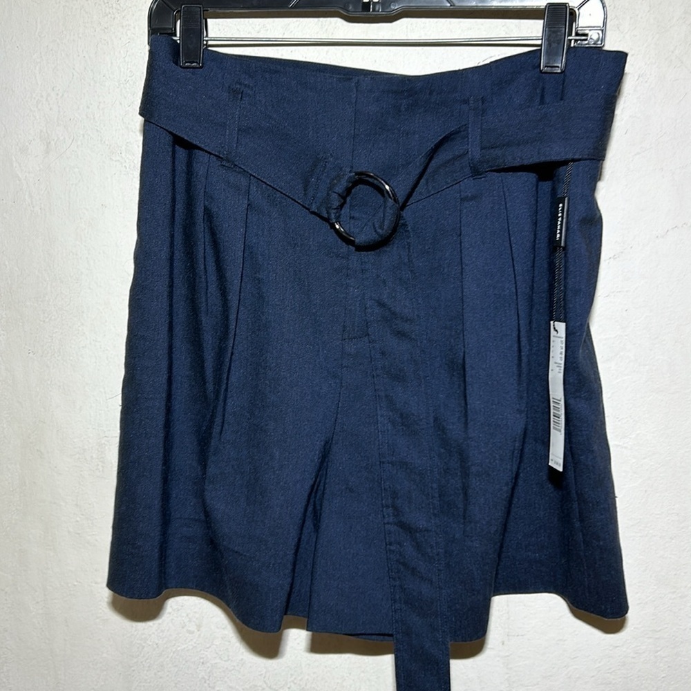 Elie Tahari Genna High Waisted Navy Belted Shorts Size 10 NWT - Picture 3 of 8
